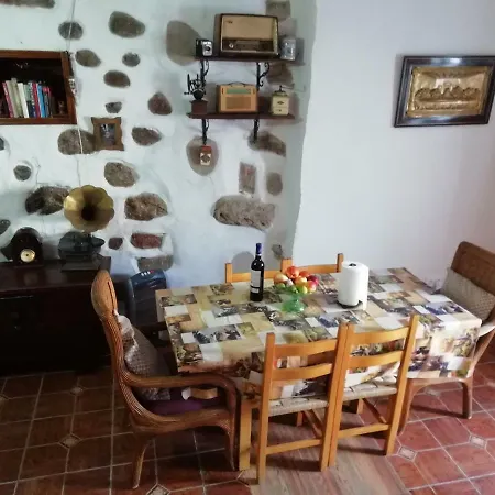 Casa Canaria Feriehus Tejeda (Gran Canaria)